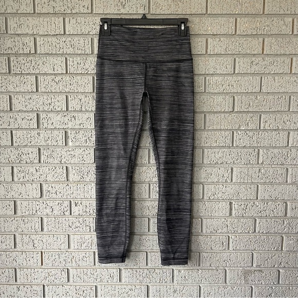 Lululemon Wunder Under High Rise 7/8 Pants Leggings Striped Grey Size 6 - Picture 2 of 5
